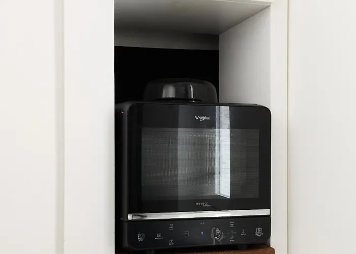 Beautiful In Heart Of Downtown *